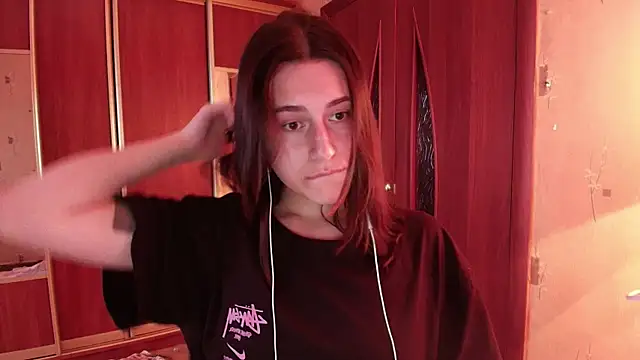 KristinaScott online show from April 3, 3:32 pm