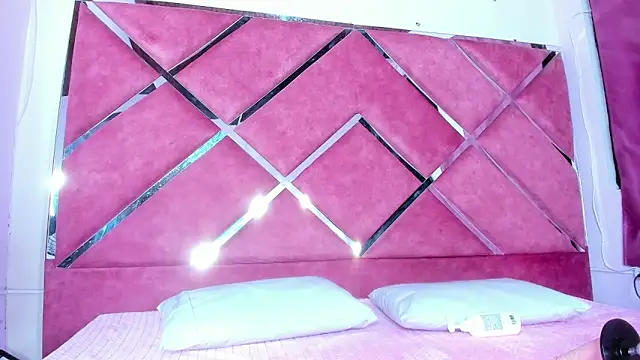 CarolinaNavas33 online show from January 7, 2:15 am