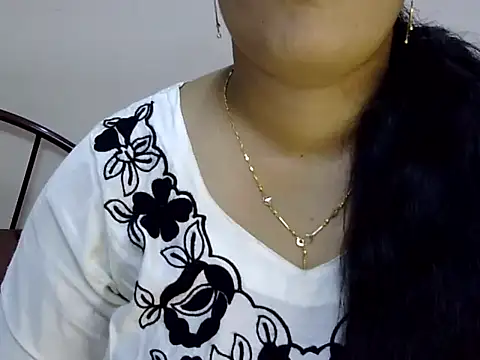 Muskan Jha online show from July 3, 1:06 pm
