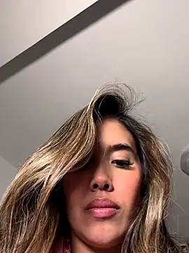 almaaa  online show from November 26, 11:50 pm