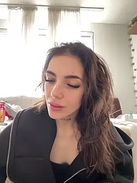 lunababy77 online show from February 15, 1:43 pm