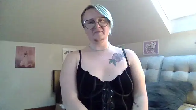 queerlyjaz online show from November 29, 11:09 pm