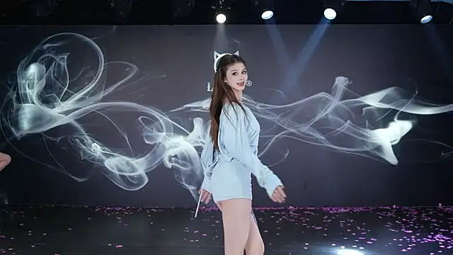 LU-909 online show from January 13, 1:11 am