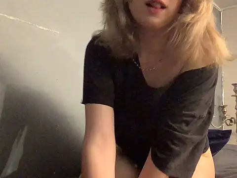 chaton blanche online show from May 29, 6:06 pm