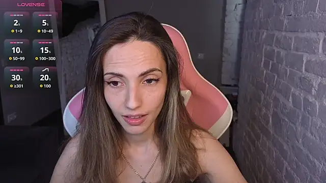 amelia meili online show from June 15, 1:33 pm