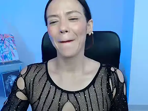 Annie Cervantez online show from February 9, 6:10 pm