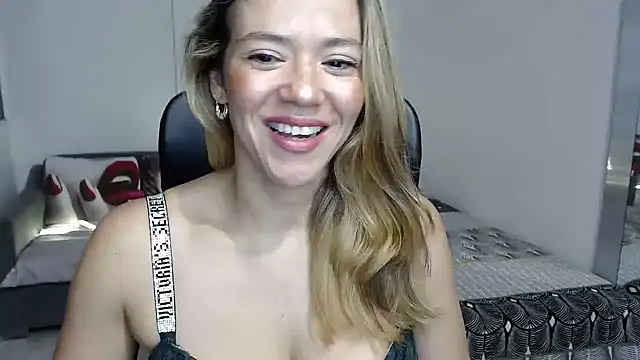 Annie Cervantez online show from May 25, 6:12 am