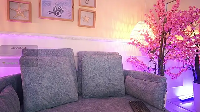 MeganLowell online show from July 18, 12:07 pm