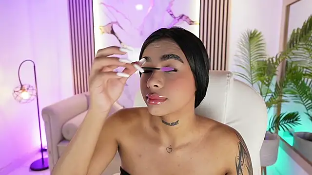 MeganLowell online show from December 22, 11:57 am