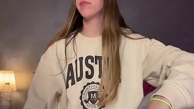 Martimartinaxx online show from April 16, 9:39 pm