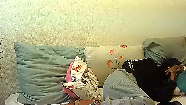 BrunetteNaomi8 online show from July 4, 3:24 am