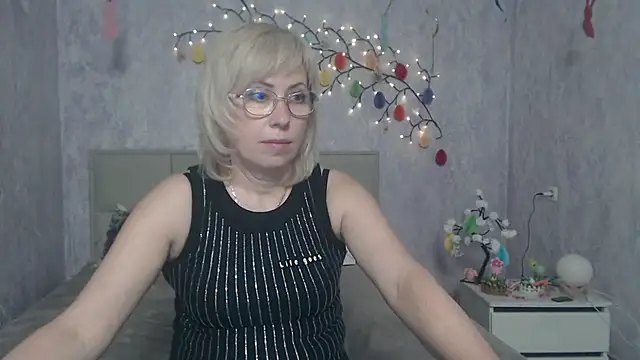 LaurenWishy online show from April 5, 12:37 pm