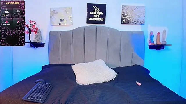 Maddy  Jones online show from February 23, 7:02 pm