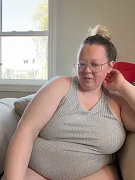 Kennaknox online show from April 8, 4:20 pm