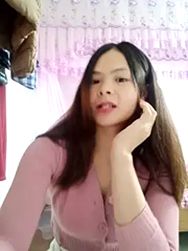 quynhquynh  online show from January 8, 5:22 am