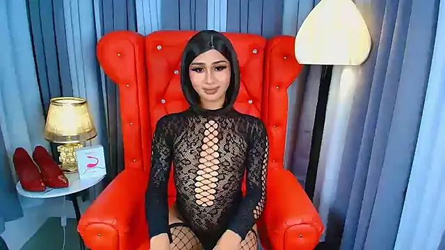 Iris Hilton online show from May 17, 11:15 pm
