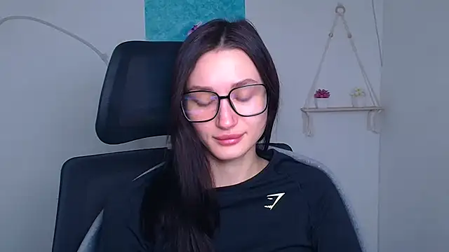 Stella XO online show from February 3, 6:40 am