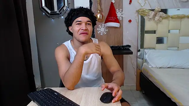 sweett love  online show from December 16, 4:40 am