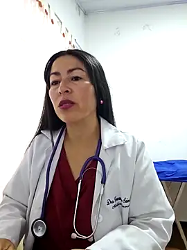 JustSamantha  online show from April 20, 11:35 am