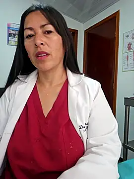 JustSamantha  online show from March 29, 12:15 pm