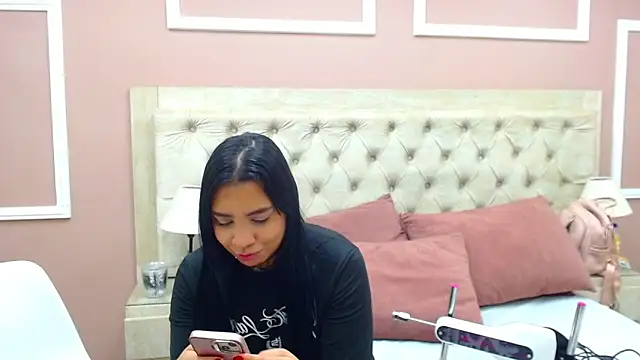 kamizea online show from December 2, 8:22 pm