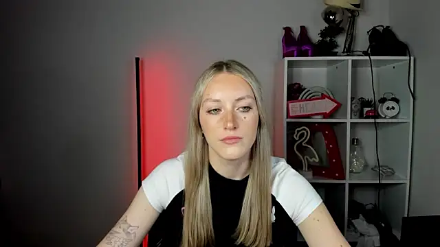 EvelynBlond online show from June 19, 12:41 pm