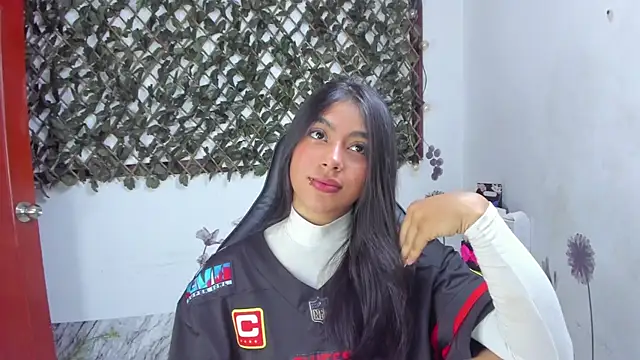 NaommiCampbell online show from November 21, 10:01 pm