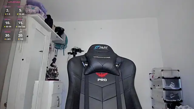 Lizziegrey0 online show from January 6, 4:27 am