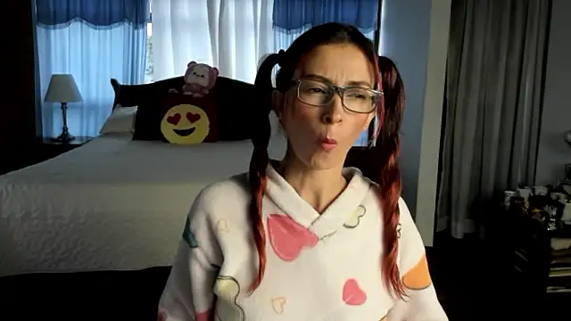 Charlotte-Willson online show from February 3, 10:45 pm