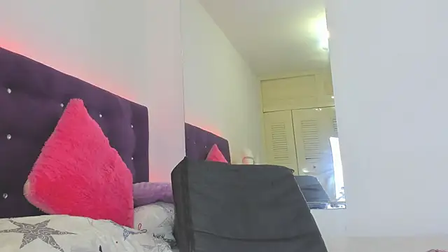 veronicaa squirt online show from June 5, 4:38 am