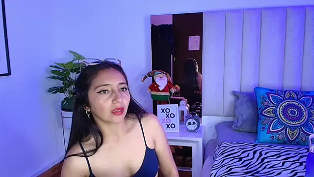 Mara Wolf01 online show from December 4, 9:04 pm