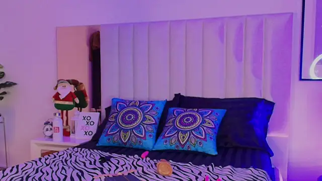 Mara Wolf01 online show from December 18, 8:57 pm