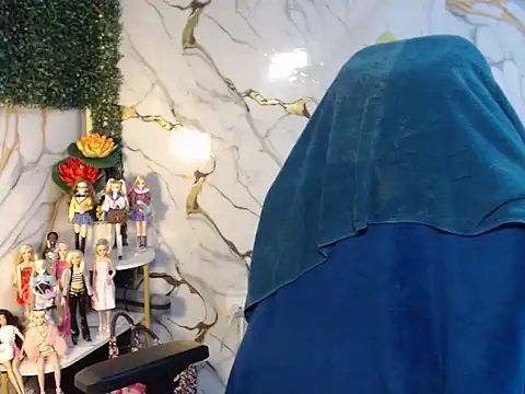 imadriana12 online show from December 2, 5:42 am