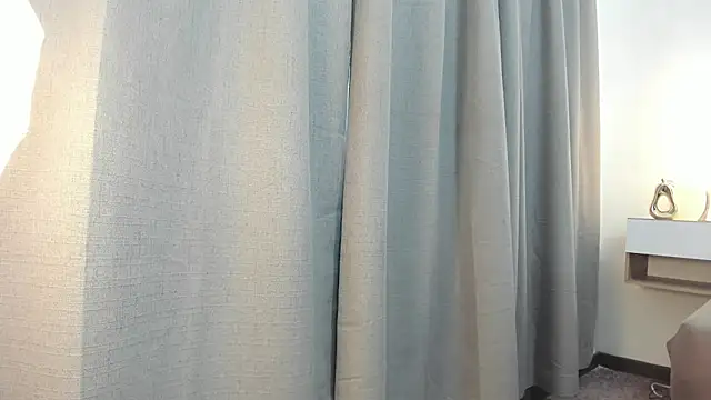 mask red girl online show from July 9, 2:08 pm