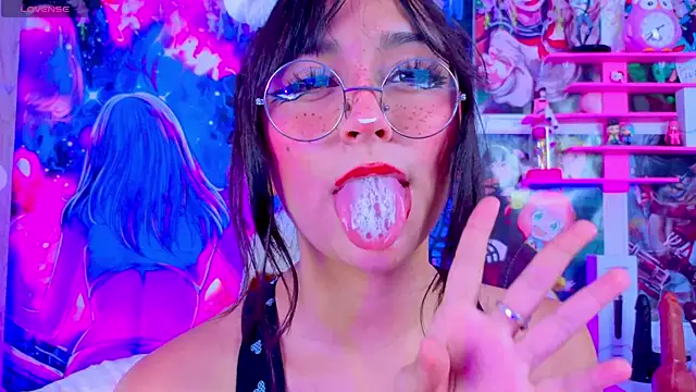 kitty niki online show from December 16, 8:37 pm