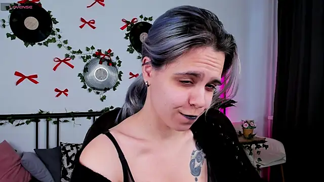 LiraBelle online show from April 11, 3:23 am