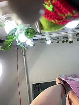 Kitty Bms  online show from December 18, 7:07 pm