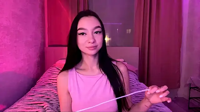 KristaLarmon online show from November 28, 4:43 pm