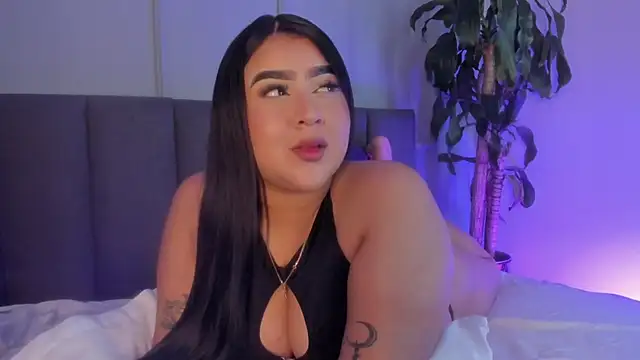 alejandrarojas  online show from June 12, 1:19 pm
