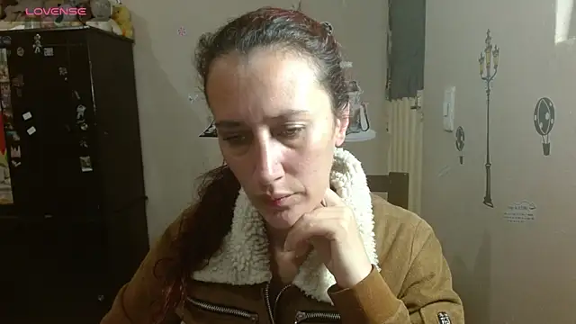 CASSANDRA BROWN online show from December 1, 6:43 pm