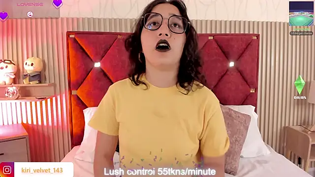 Kiri Velvet online show from June 22, 2:49 am