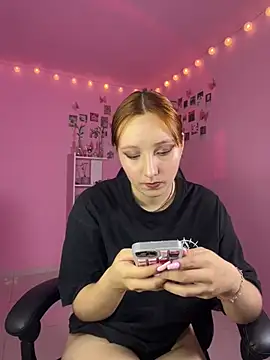 Davne  online show from May 12, 9:43 pm