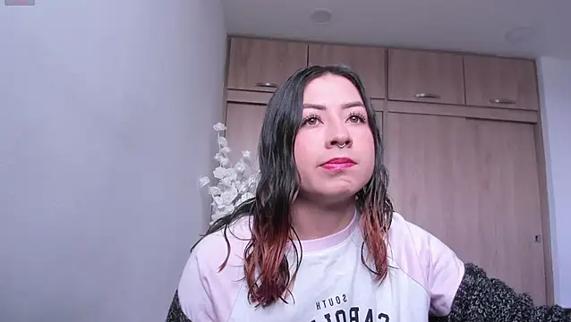 MaddieHunter online show from July 18, 2:52 pm
