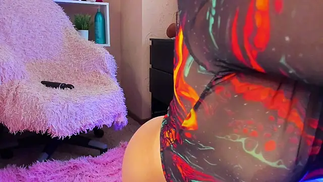 amelialy online show from November 25, 7:32 am