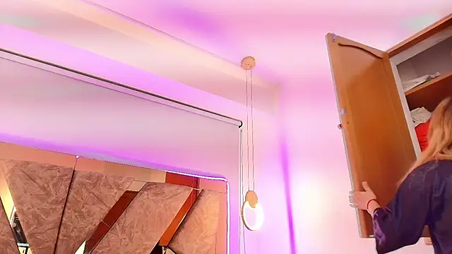 emma cook  online show from December 2, 8:33 pm