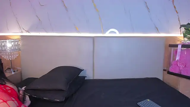 Julietaa 1 online show from January 15, 11:49 am