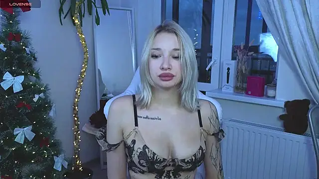 MistyXnight online show from December 3, 11:23 am