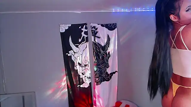 SaraAndrade  online show from December 4, 10:54 pm