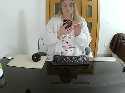 Adelyxveex online show from November 30, 11:20 pm