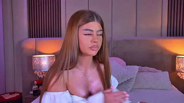 StephanieYves online show from July 5, 4:34 pm